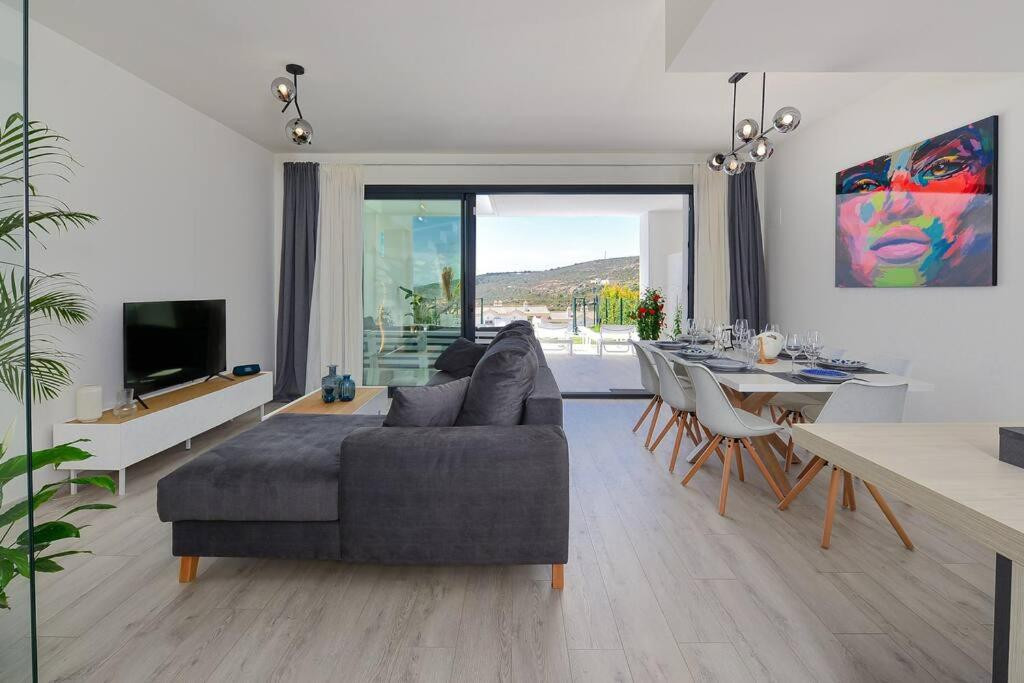 Te koop Herenhuis Costa Del Sol Manilva € 619.000,-