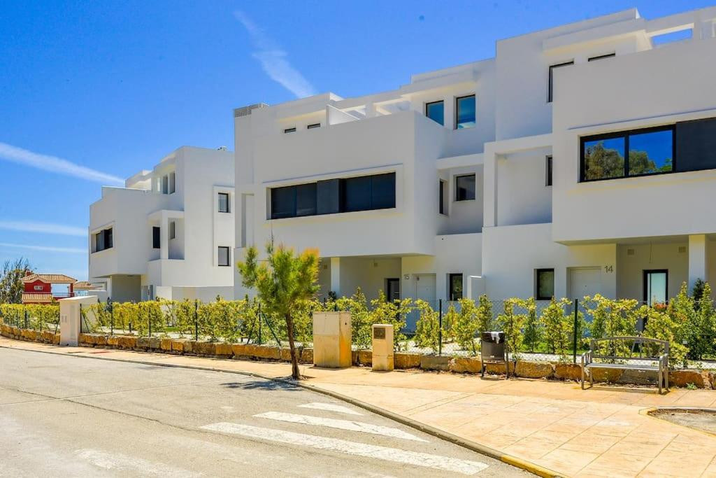 Te koop Herenhuis Costa Del Sol Manilva € 619.000,-