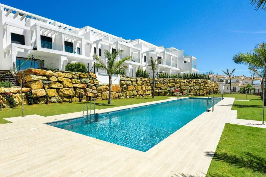Te koop Herenhuis Costa Del Sol Manilva € 619.000,-