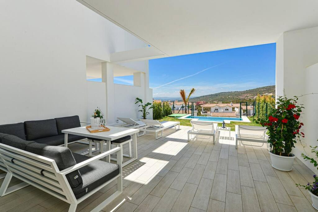 Te koop Herenhuis Costa Del Sol Manilva € 619.000,-