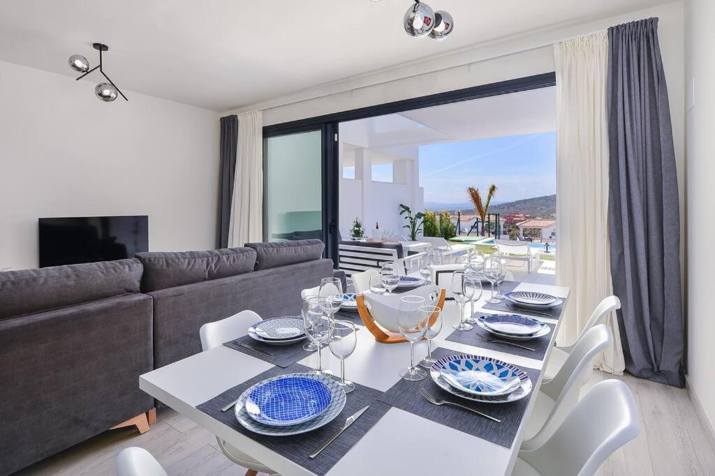 Te koop Herenhuis Costa Del Sol Manilva € 619.000,-