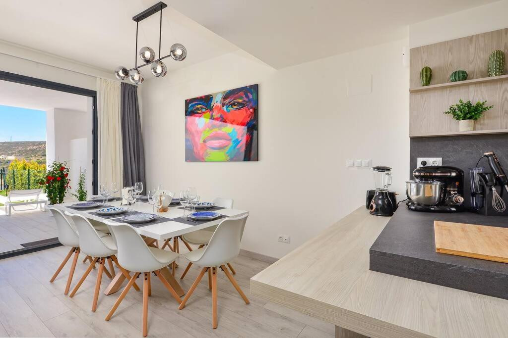 Te koop Herenhuis Costa Del Sol Manilva € 619.000,-