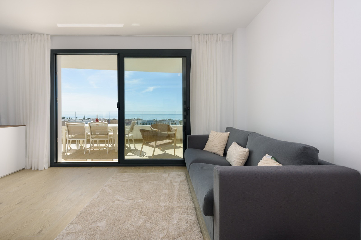 Te koop Middle Floor Apartment Costa Del Sol Estepona € 460.000,-