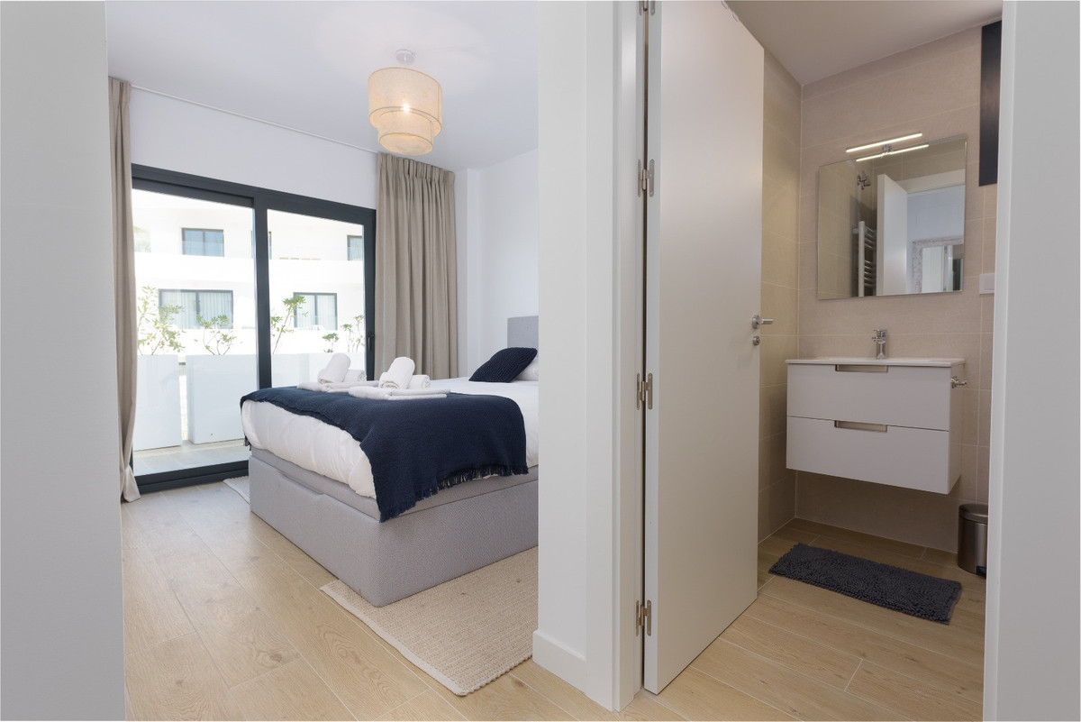 Te koop Middle Floor Apartment Costa Del Sol Estepona € 460.000,-