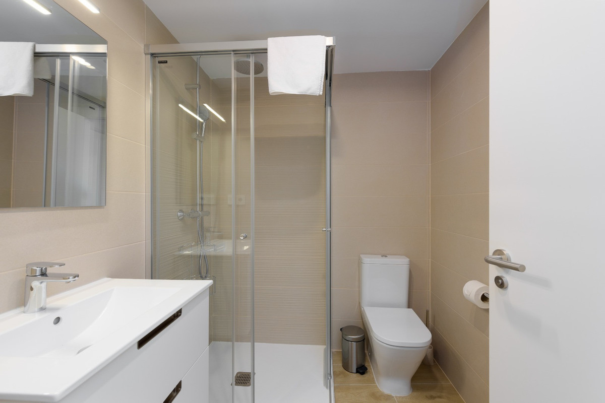 Te koop Middle Floor Apartment Costa Del Sol Estepona € 460.000,-