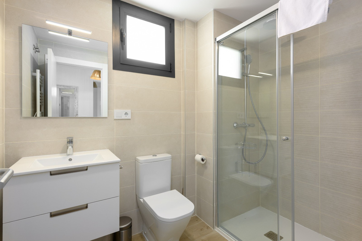 Te koop Middle Floor Apartment Costa Del Sol Estepona € 460.000,-