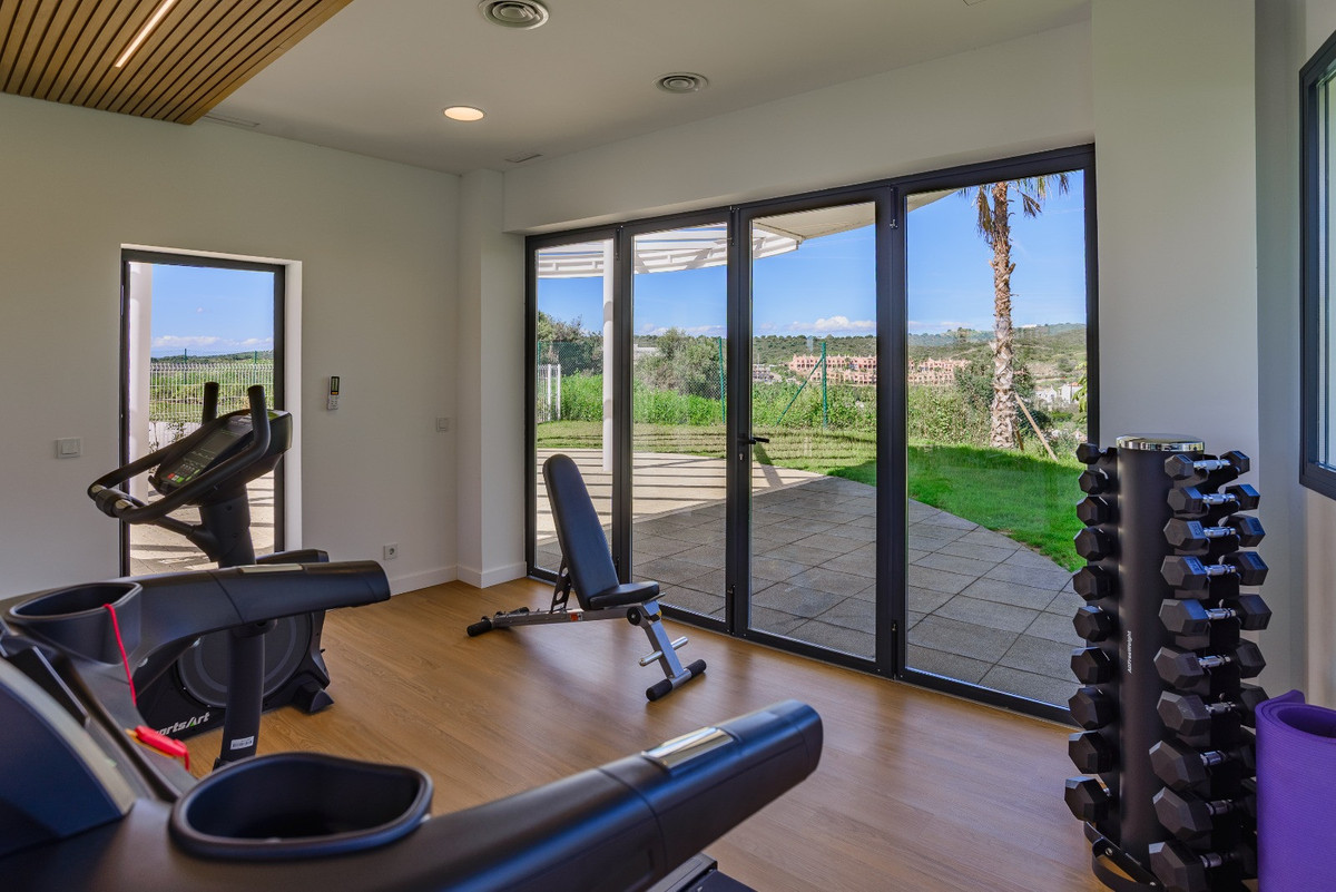 Te koop Middle Floor Apartment Costa Del Sol Estepona € 460.000,-