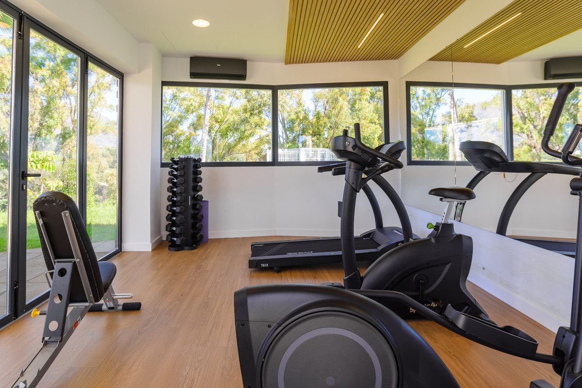 Te koop Middle Floor Apartment Costa Del Sol Estepona € 460.000,-