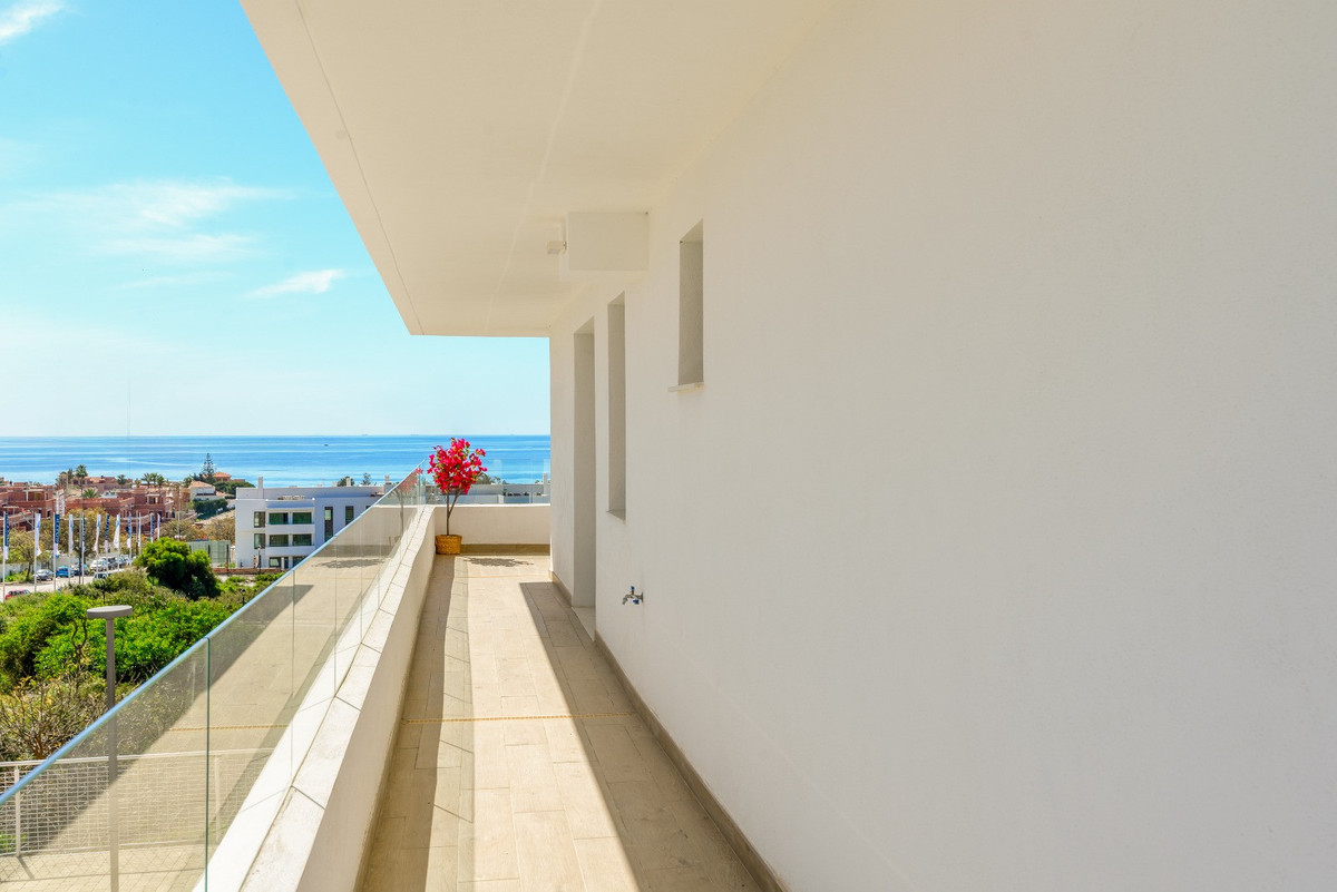 Te koop Middle Floor Apartment Costa Del Sol Estepona € 460.000,-