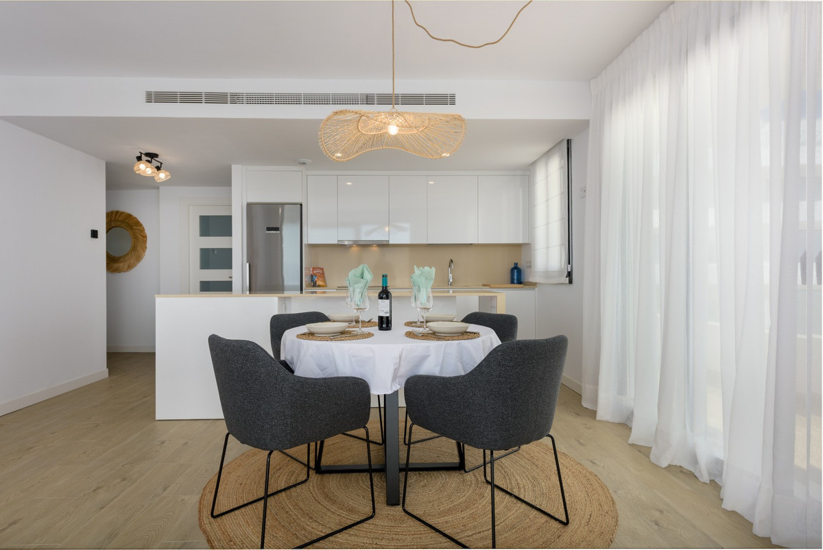 Te koop Middle Floor Apartment Costa Del Sol Estepona € 460.000,-