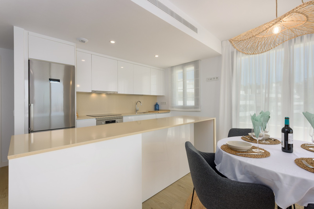 Te koop Middle Floor Apartment Costa Del Sol Estepona € 460.000,-