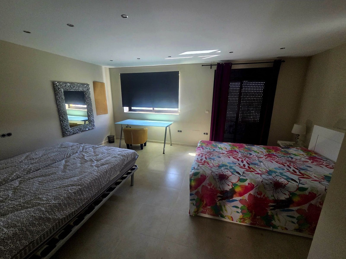 Te koop Half vrijstaand huis Costa Del Sol Estepona € 740.000,-