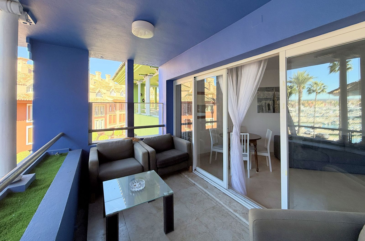 Te koop Middle Floor Apartment Costa Del Sol San Roque € 375.000,-