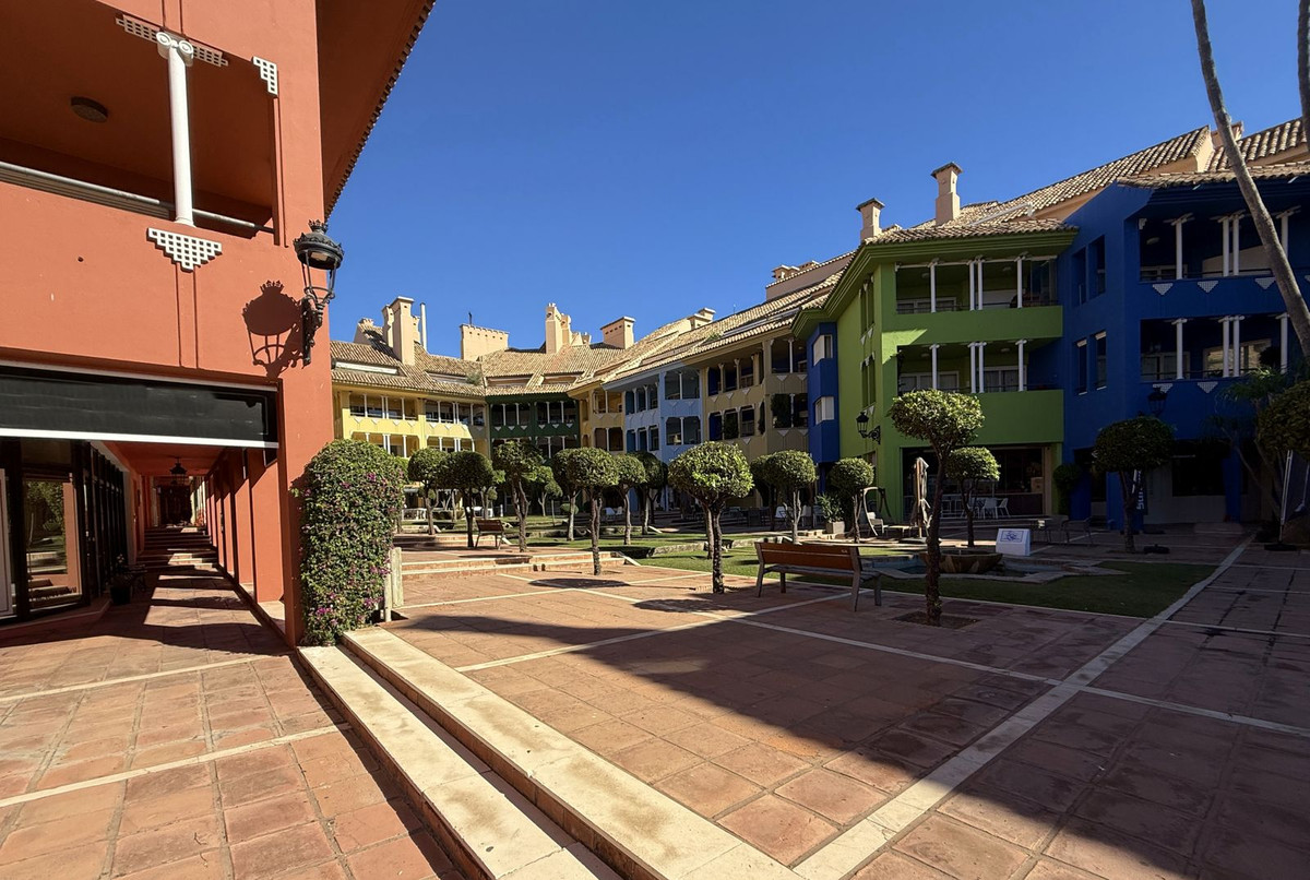 Te koop Middle Floor Apartment Costa Del Sol San Roque € 375.000,-