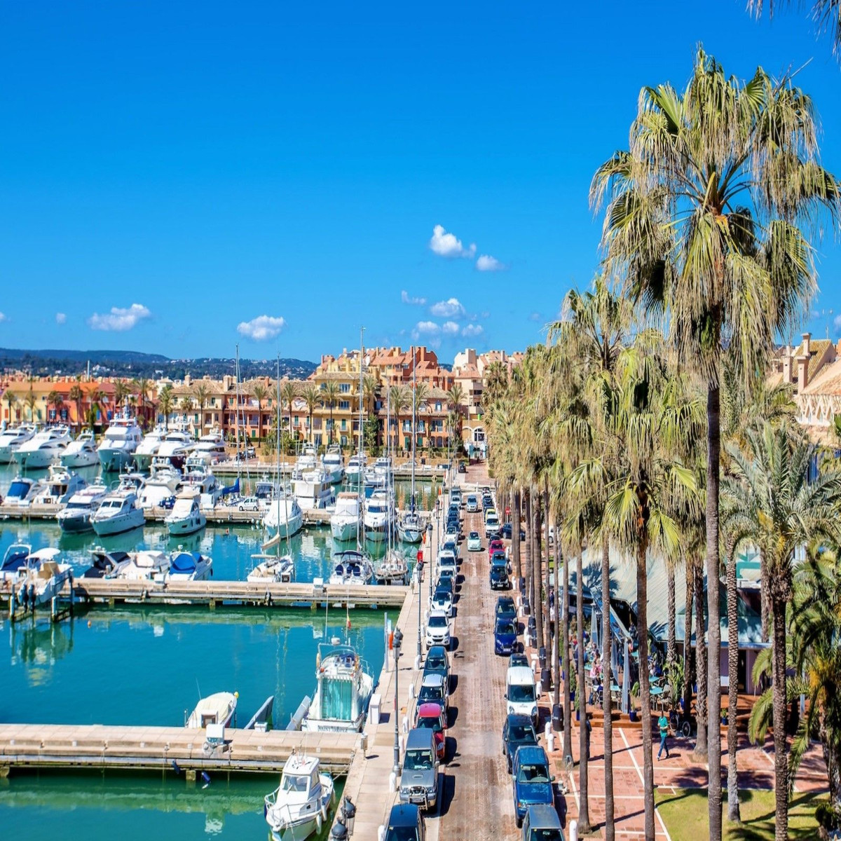 Te koop Middle Floor Apartment Costa Del Sol San Roque € 375.000,-