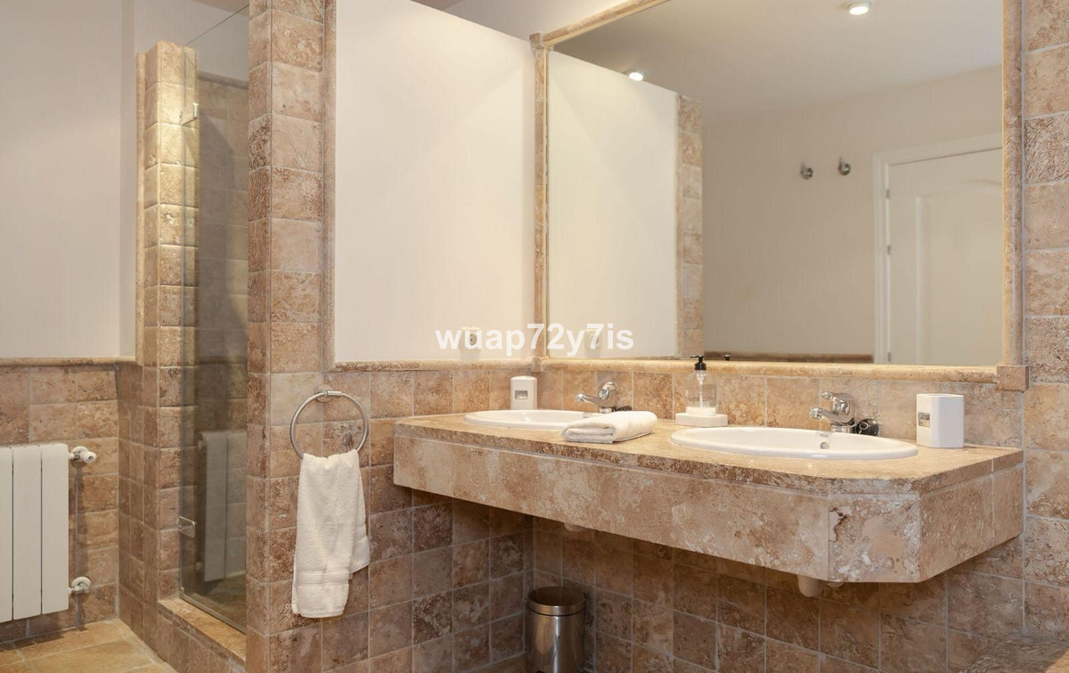 Te koop Middle Floor Apartment Costa Del Sol Los Flamingos € 580.000,-