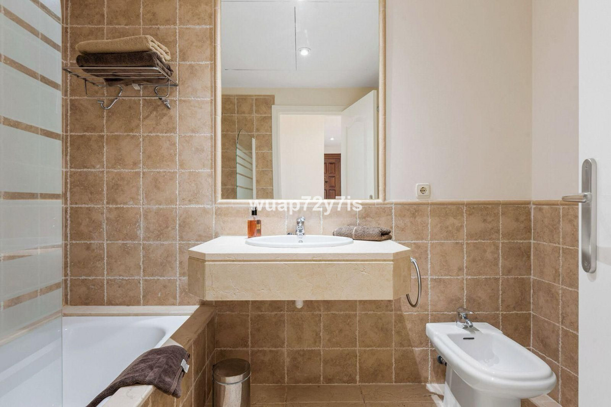 Te koop Middle Floor Apartment Costa Del Sol Los Flamingos € 580.000,-