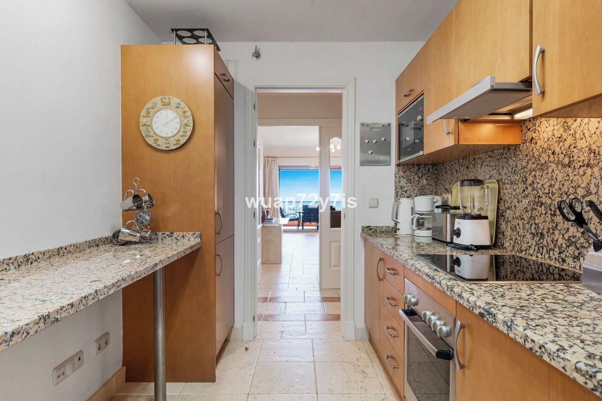 Te koop Middle Floor Apartment Costa Del Sol Los Flamingos € 580.000,-