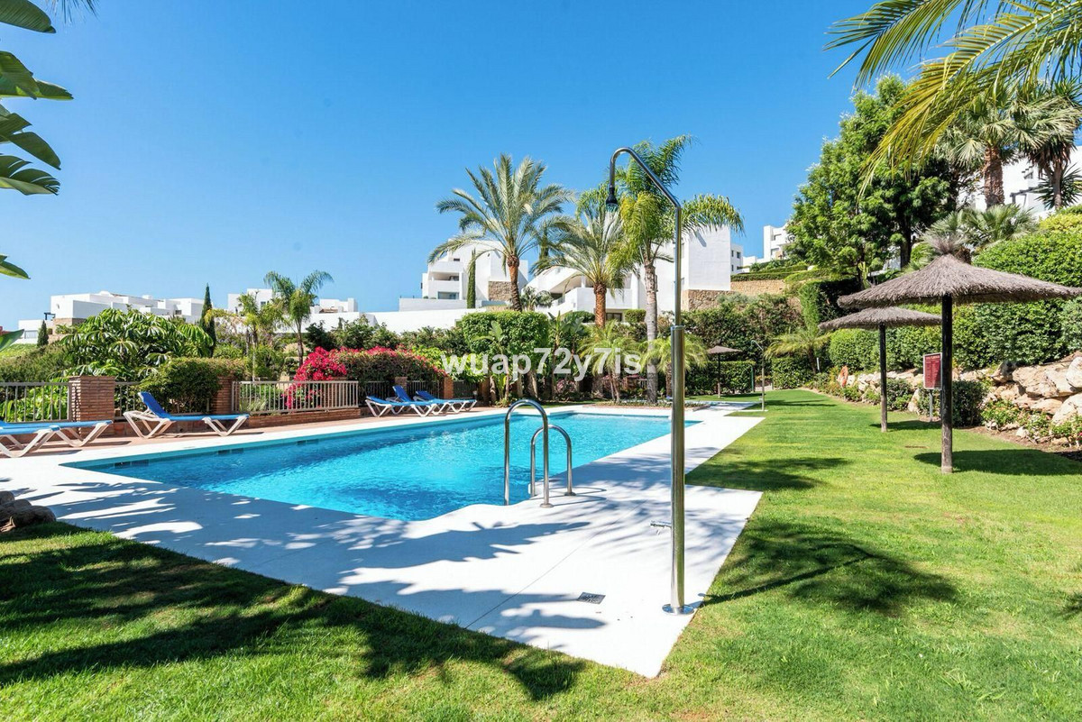 Te koop Middle Floor Apartment Costa Del Sol Los Flamingos € 580.000,-