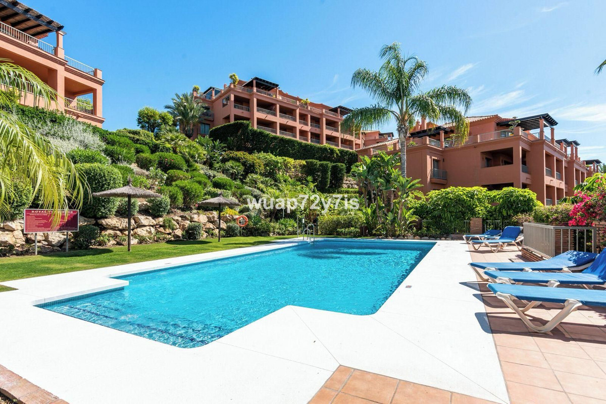 Te koop Middle Floor Apartment Costa Del Sol Los Flamingos € 580.000,-