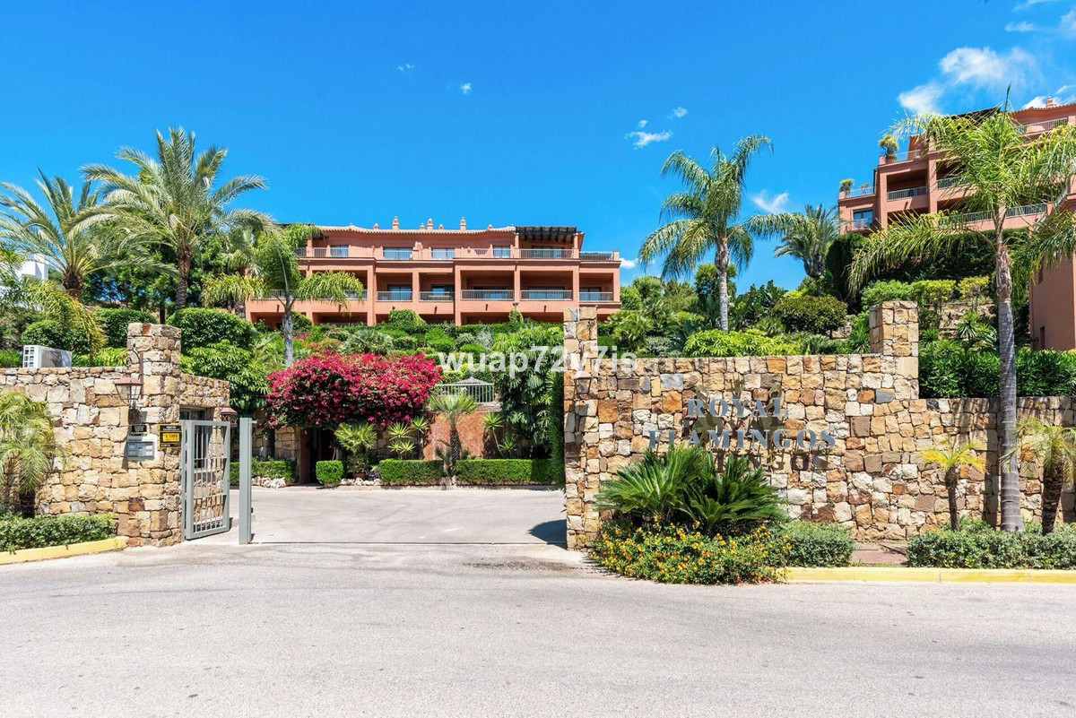 Te koop Middle Floor Apartment Costa Del Sol Los Flamingos € 580.000,-