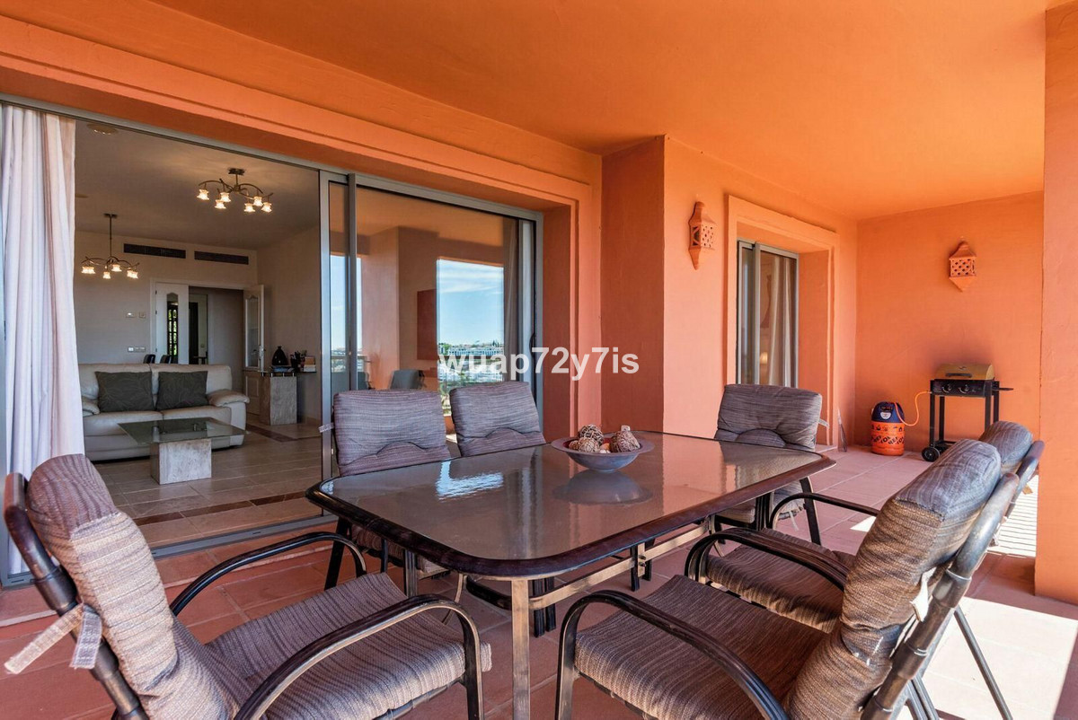 Te koop Middle Floor Apartment Costa Del Sol Los Flamingos € 580.000,-