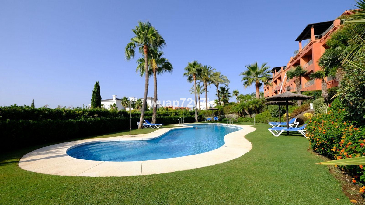 Te koop Middle Floor Apartment Costa Del Sol Los Flamingos € 580.000,-