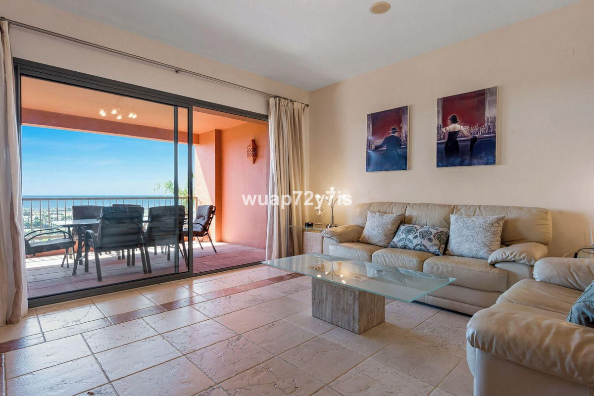 Te koop Middle Floor Apartment Costa Del Sol Los Flamingos € 580.000,-
