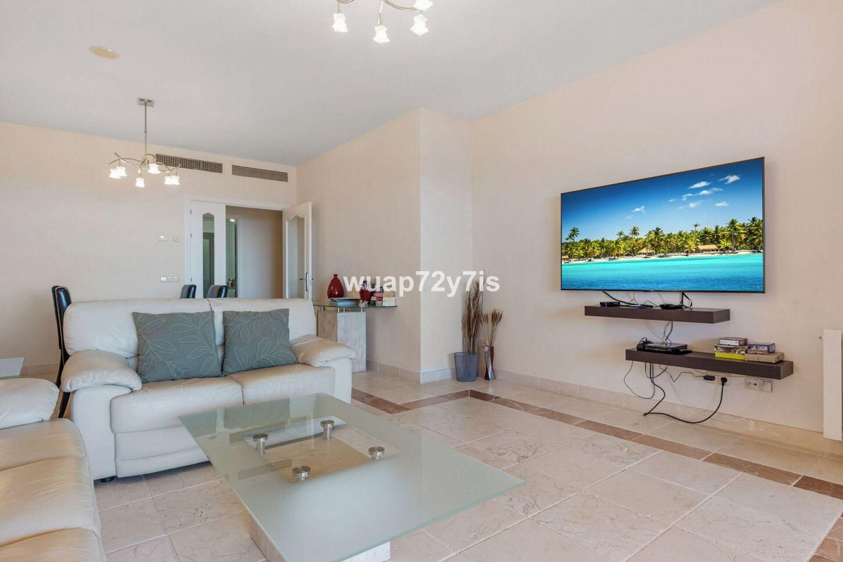 Te koop Middle Floor Apartment Costa Del Sol Los Flamingos € 580.000,-