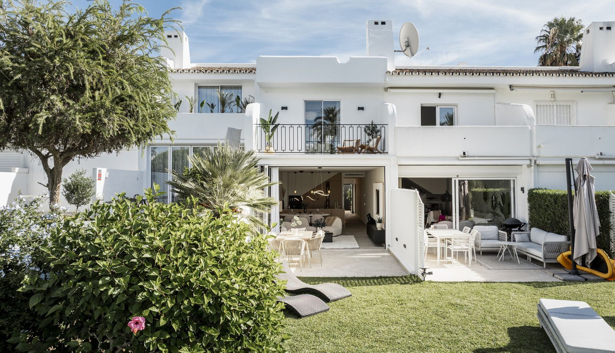 Te koop Herenhuis Costa Del Sol Nueva Andalucía € 1.590.000,-