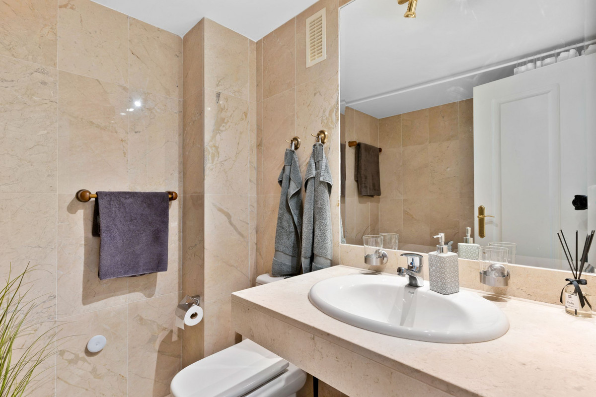 Te koop Middle Floor Apartment Costa Del Sol Nueva Andalucía € 499.000,-