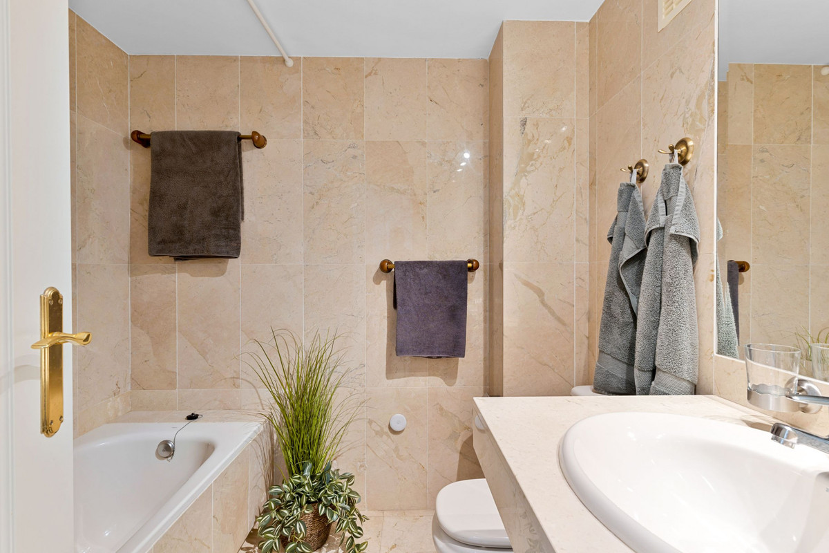 Te koop Middle Floor Apartment Costa Del Sol Nueva Andalucía € 499.000,-