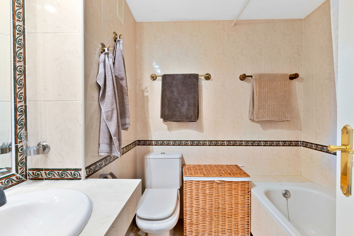 Te koop Middle Floor Apartment Costa Del Sol Nueva Andalucía € 499.000,-