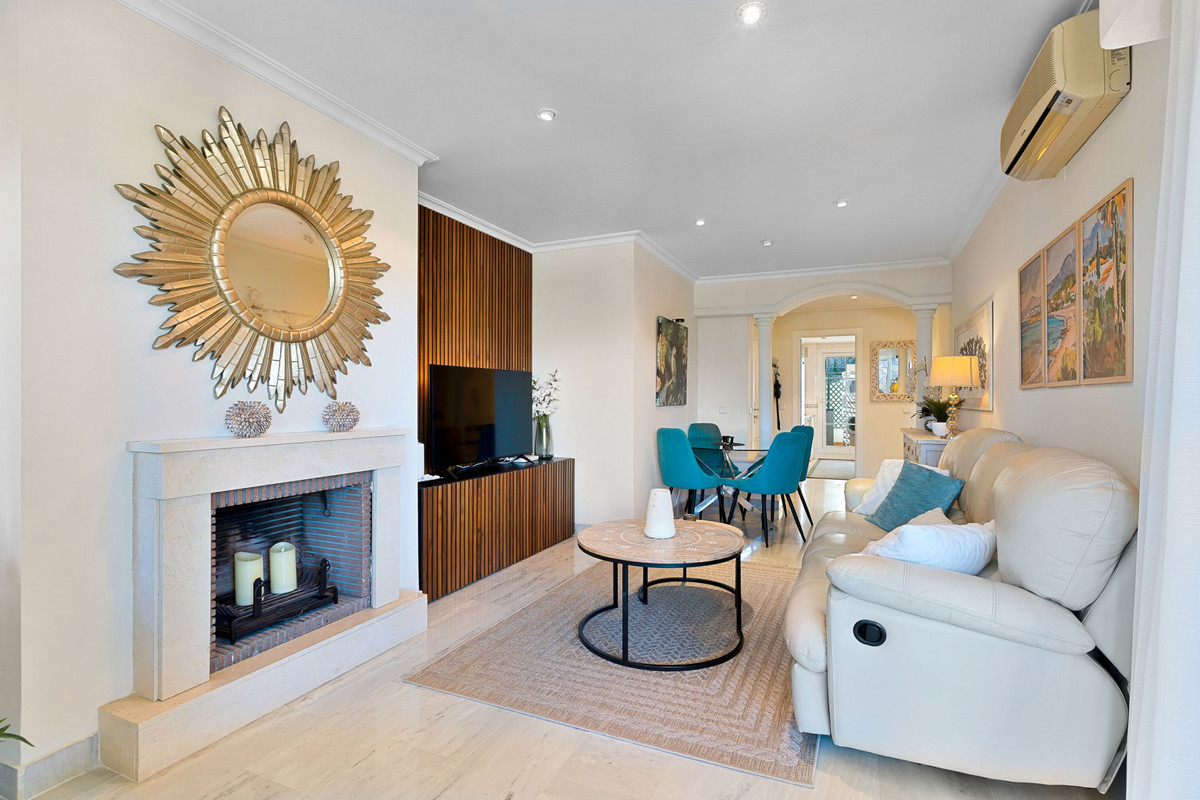 Te koop Middle Floor Apartment Costa Del Sol Nueva Andalucía € 499.000,-