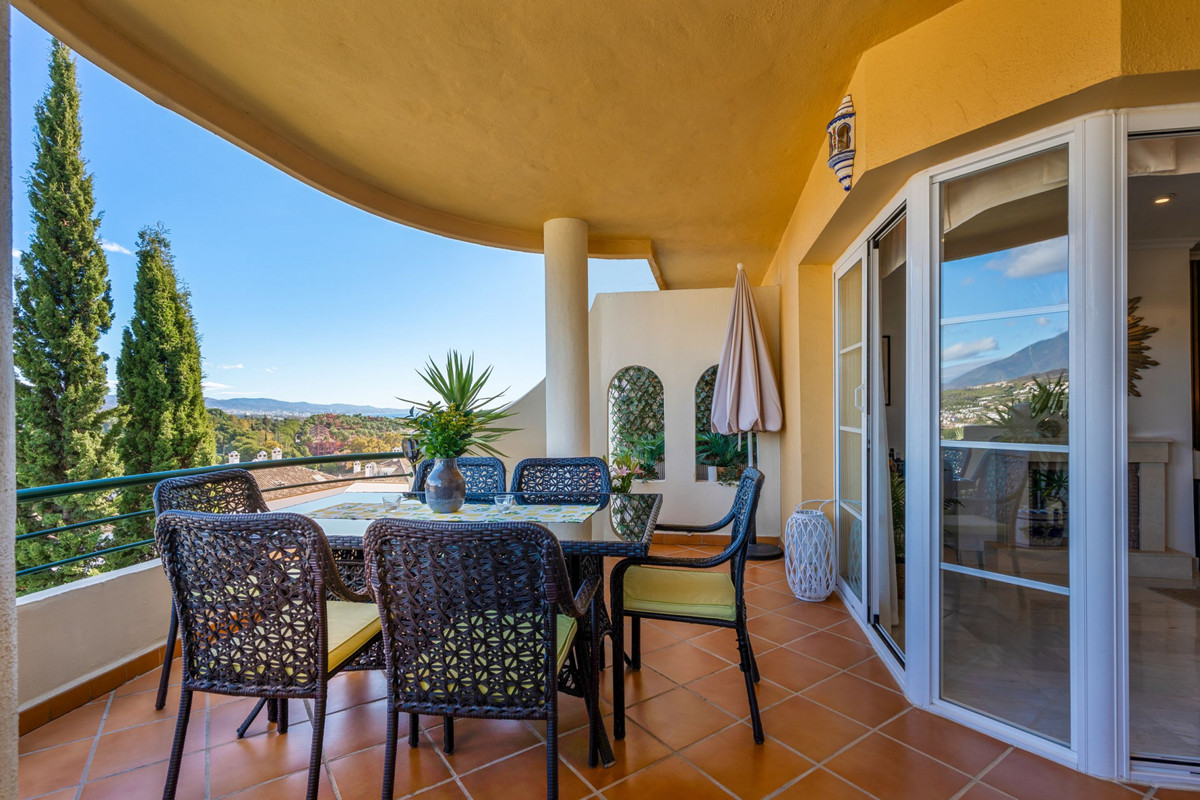 Te koop Middle Floor Apartment Costa Del Sol Nueva Andalucía € 499.000,-