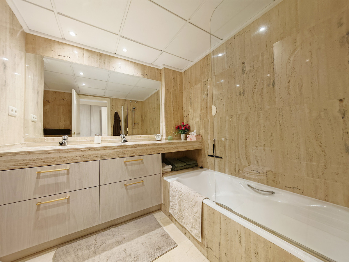 Te koop Middle Floor Apartment Costa Del Sol Marbella € 597.000,-