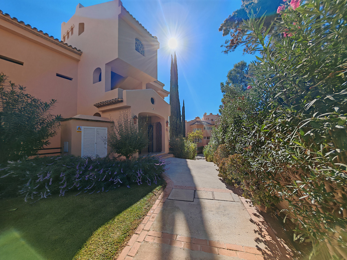 Te koop Middle Floor Apartment Costa Del Sol Marbella € 597.000,-