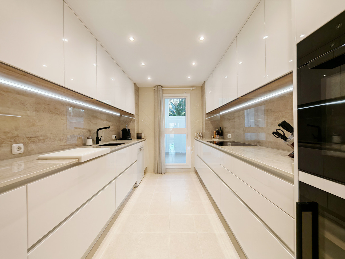 Te koop Middle Floor Apartment Costa Del Sol Marbella € 597.000,-