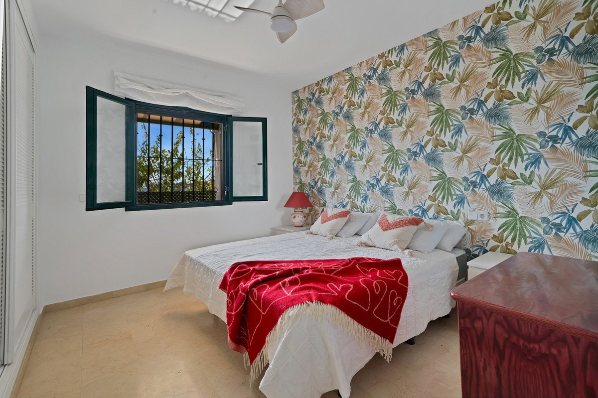 Te koop Middle Floor Apartment Costa Del Sol San Pedro De Alcántara € 629.700,-