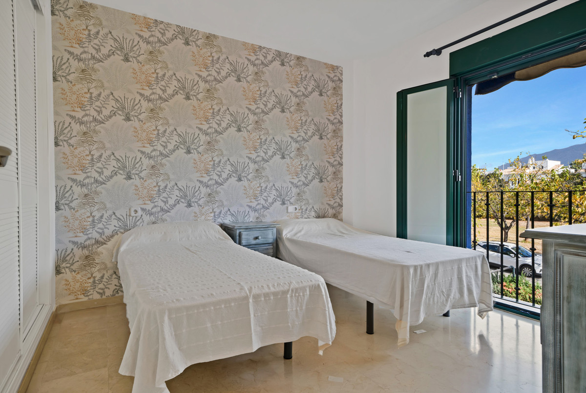 Te koop Middle Floor Apartment Costa Del Sol San Pedro De Alcántara € 629.700,-