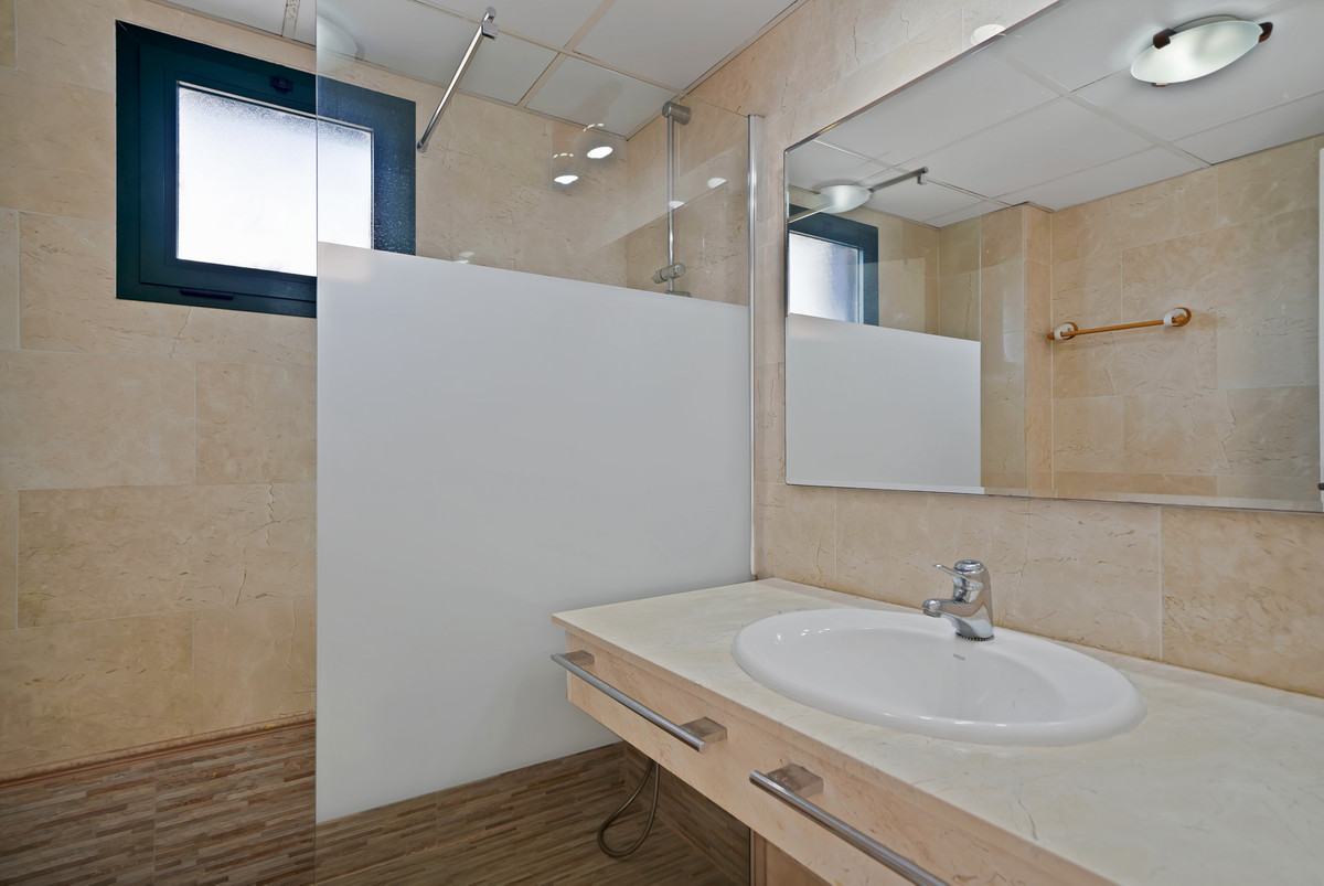 Te koop Middle Floor Apartment Costa Del Sol San Pedro De Alcántara € 629.700,-