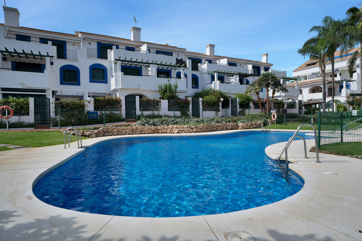 Te koop Middle Floor Apartment Costa Del Sol San Pedro De Alcántara € 629.700,-