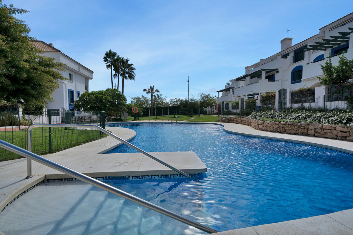 Te koop Middle Floor Apartment Costa Del Sol San Pedro De Alcántara € 629.700,-