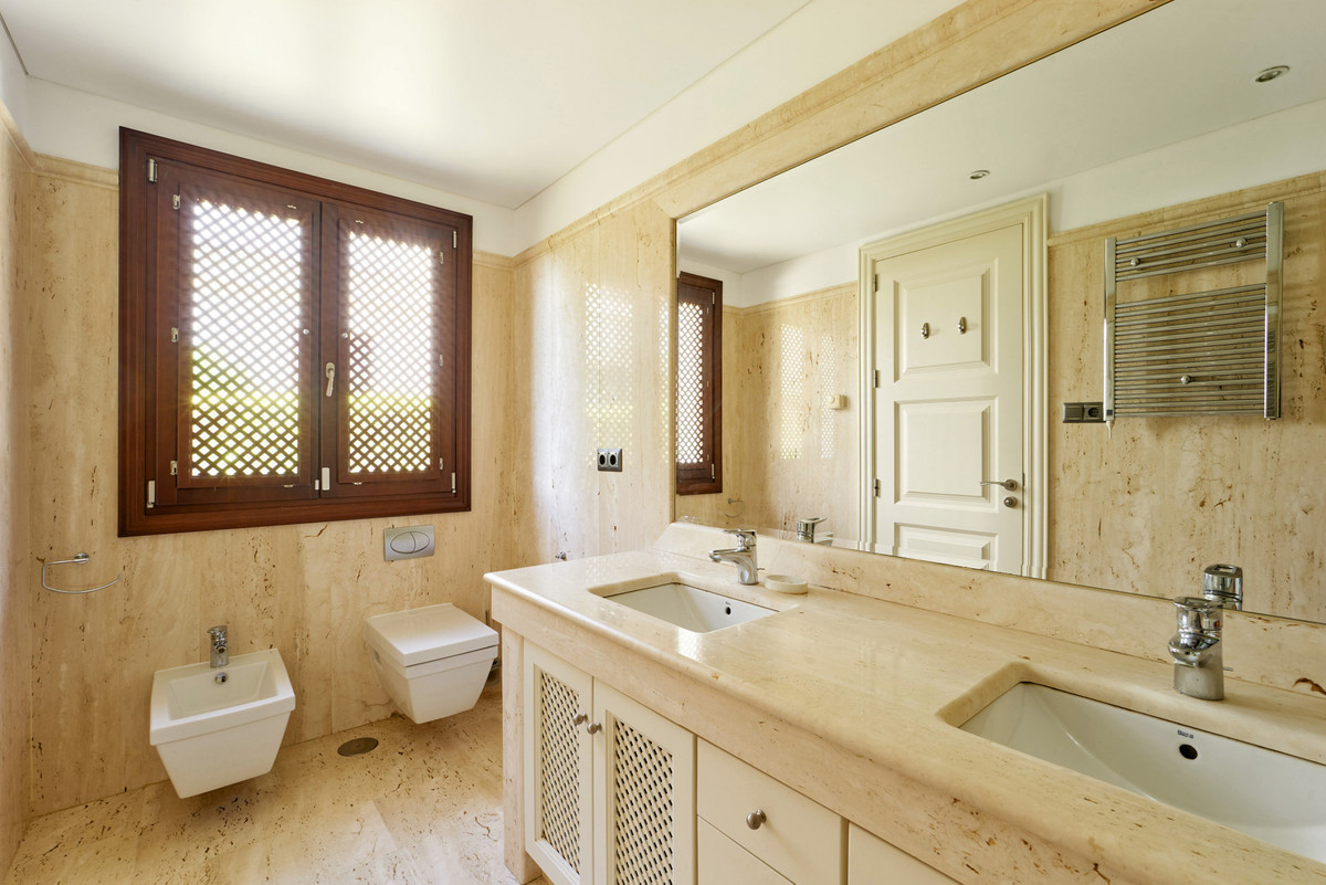 Te koop Gelijkvloers appartement Costa Del Sol Estepona € 2.300.000,-