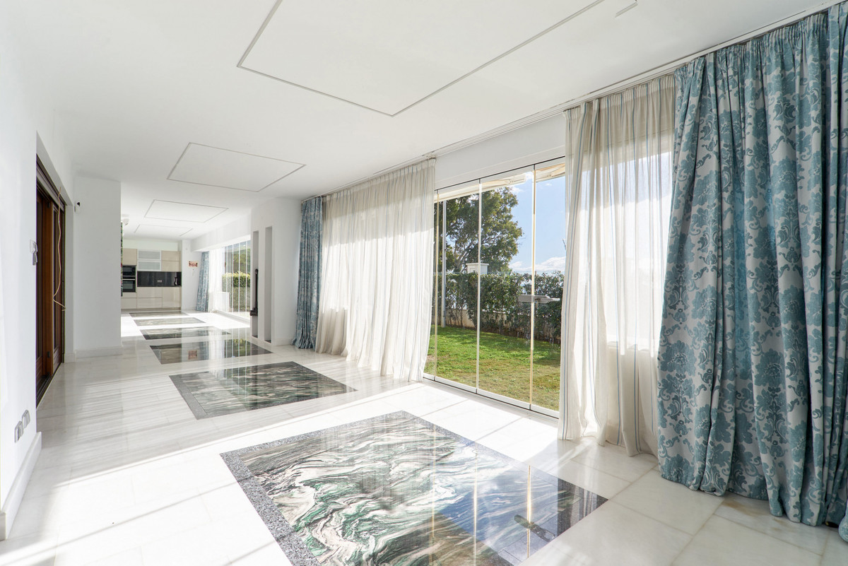 Te koop Gelijkvloers appartement Costa Del Sol Estepona € 2.300.000,-