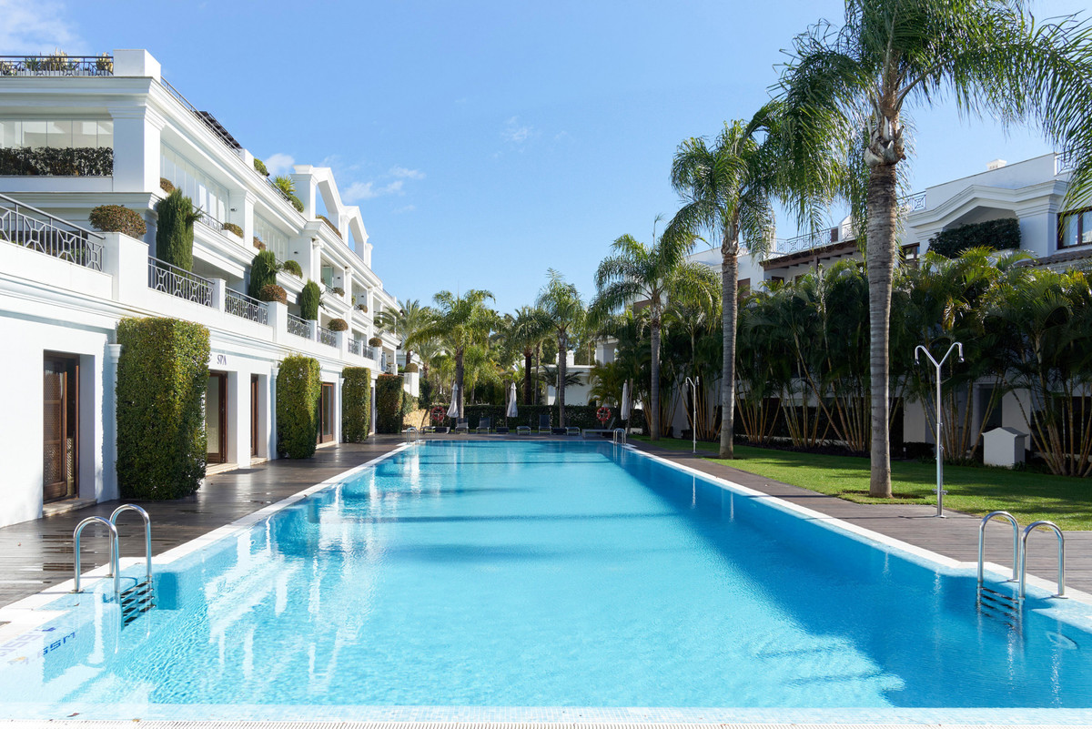 Te koop Gelijkvloers appartement Costa Del Sol Estepona € 2.300.000,-