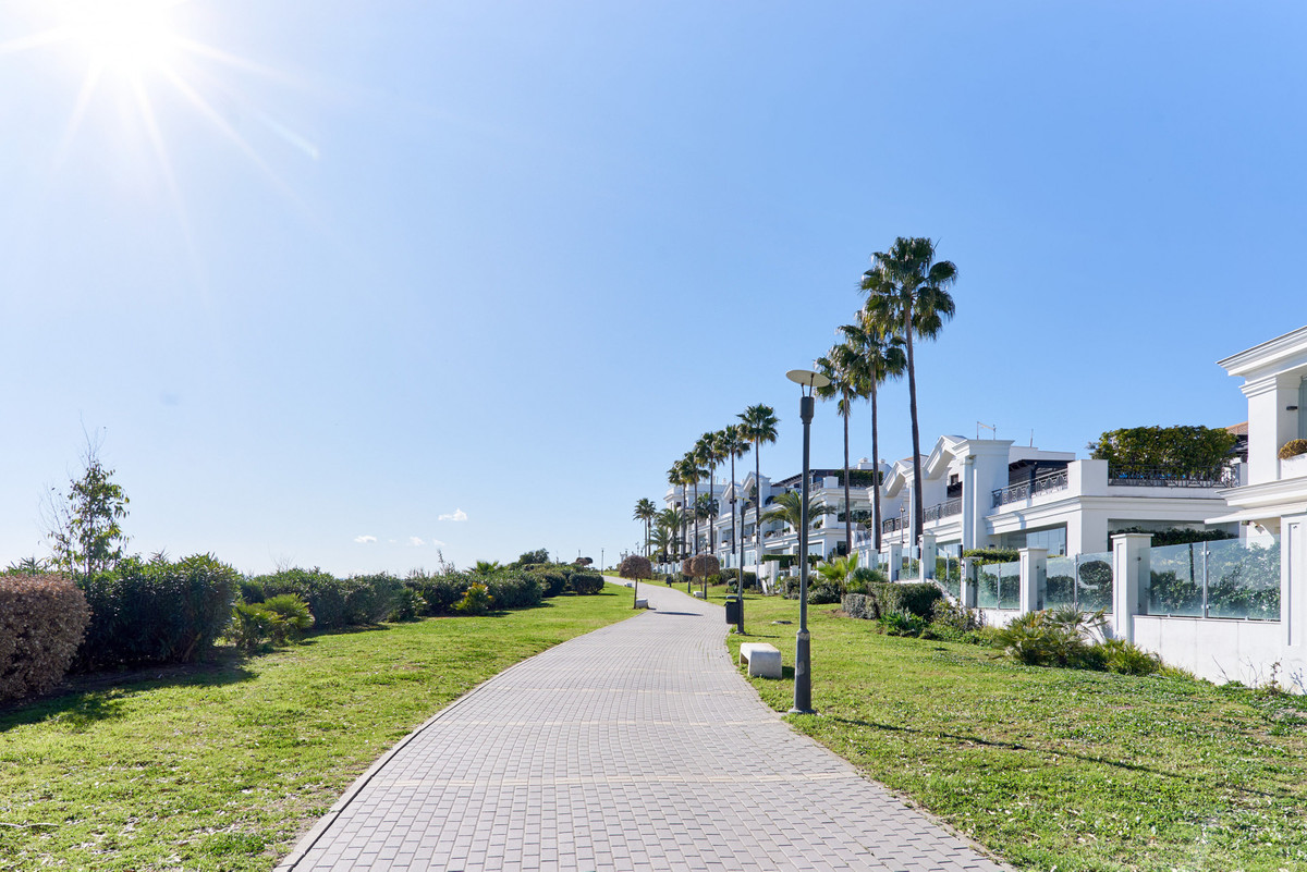 Te koop Gelijkvloers appartement Costa Del Sol Estepona € 2.300.000,-