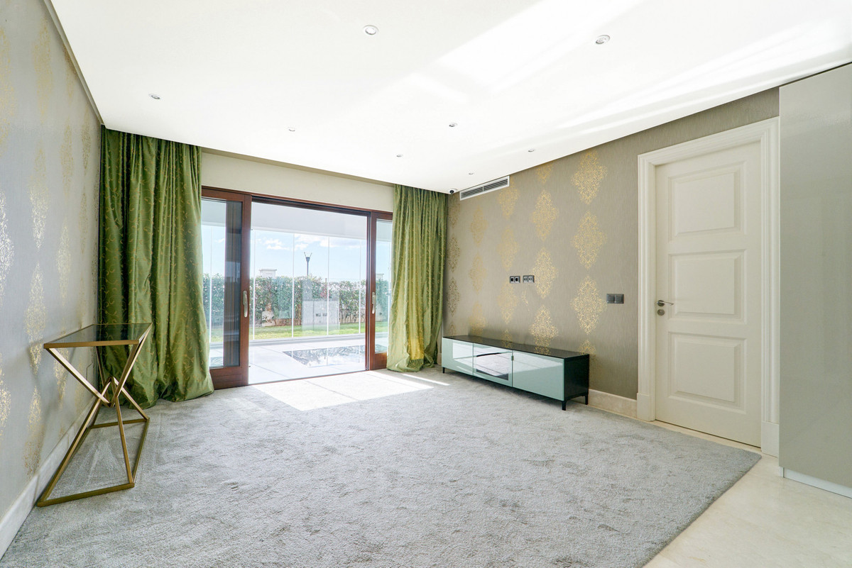 Te koop Gelijkvloers appartement Costa Del Sol Estepona € 2.300.000,-