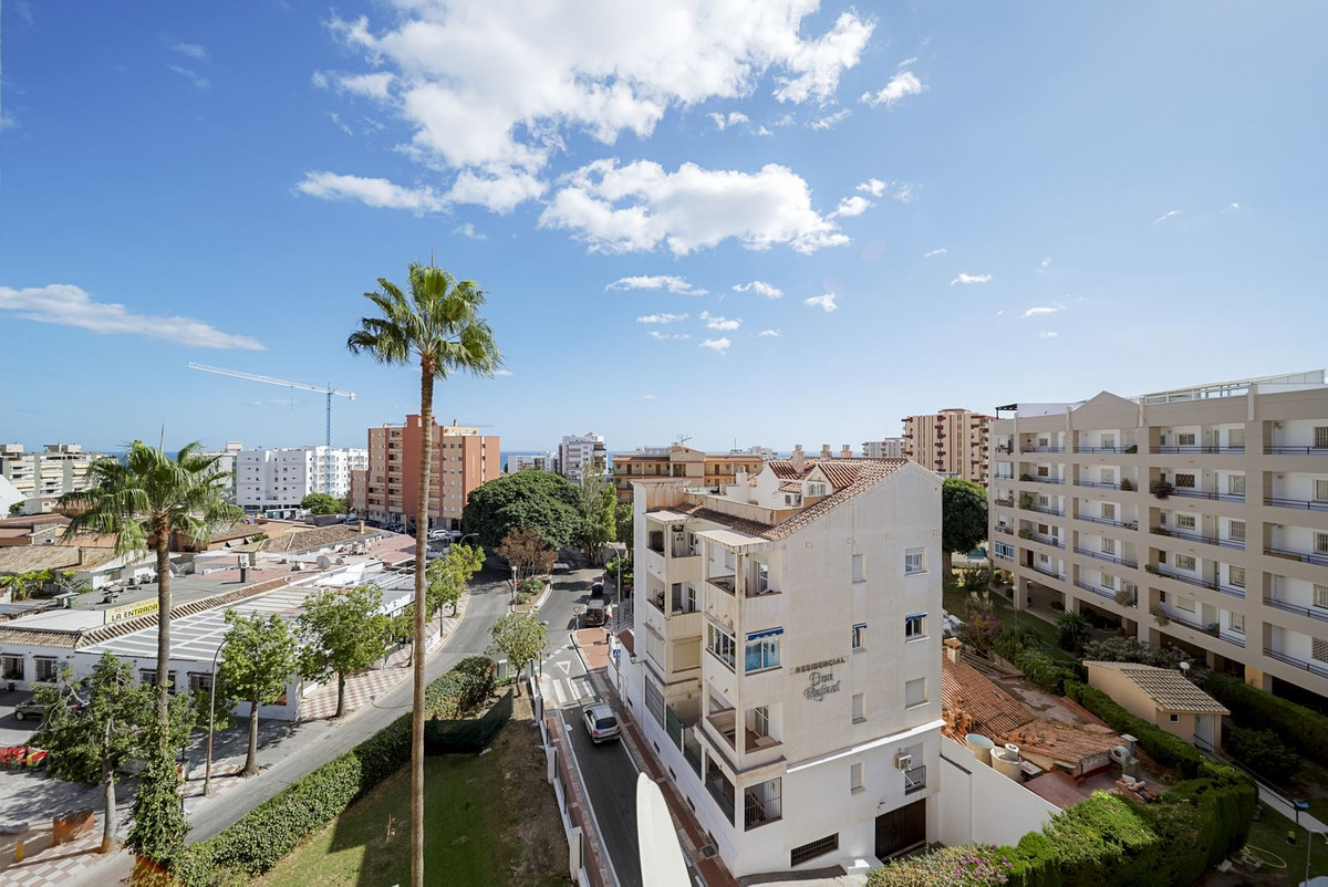 Te koop Middle Floor Apartment Costa Del Sol Benalmadena Costa € 255.000,-