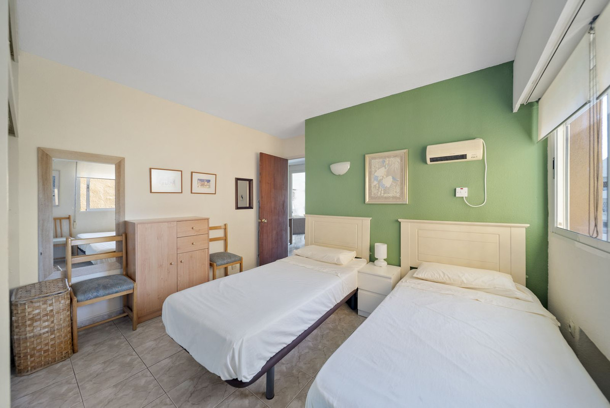 Te koop Middle Floor Apartment Costa Del Sol Benalmadena Costa € 255.000,-